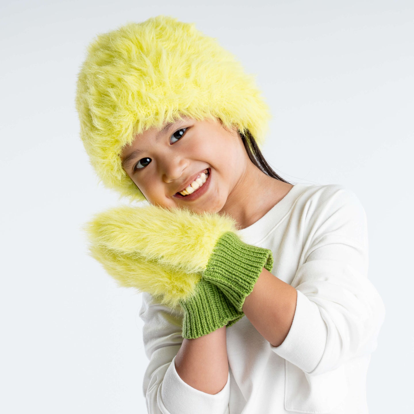 Kids faux fur knit mittens