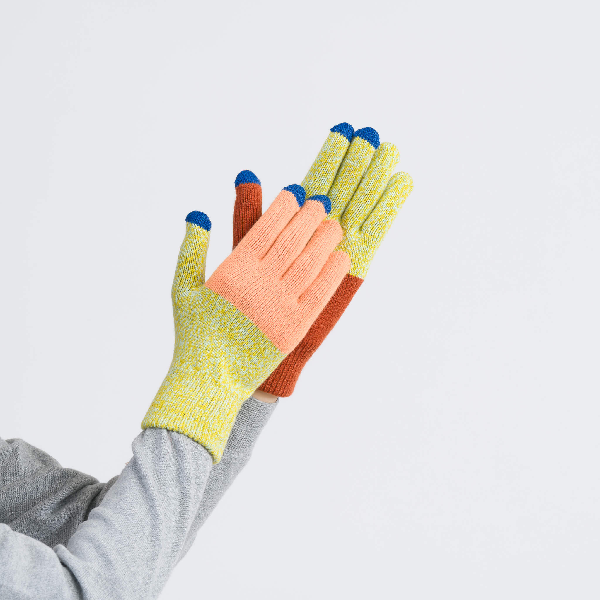 【NOHANT】LOGO PATCH KNIT GLOVES HDHD Knit Gloves - HOODHOOD | 60% - Asian Fashion Online Store