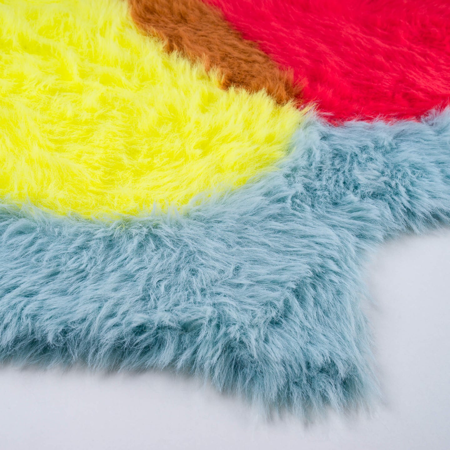 Venn Knit Faux Sheepskin Interlocking Circle Motif Fuzzy Warm Rug Comfortable Floor Drape Chair Sheep Skin