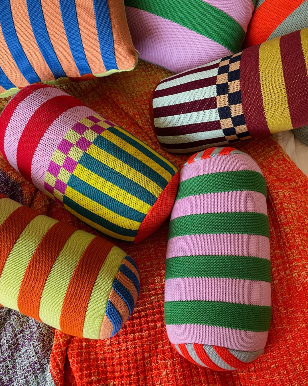 verloop colorful knit bolster pillows