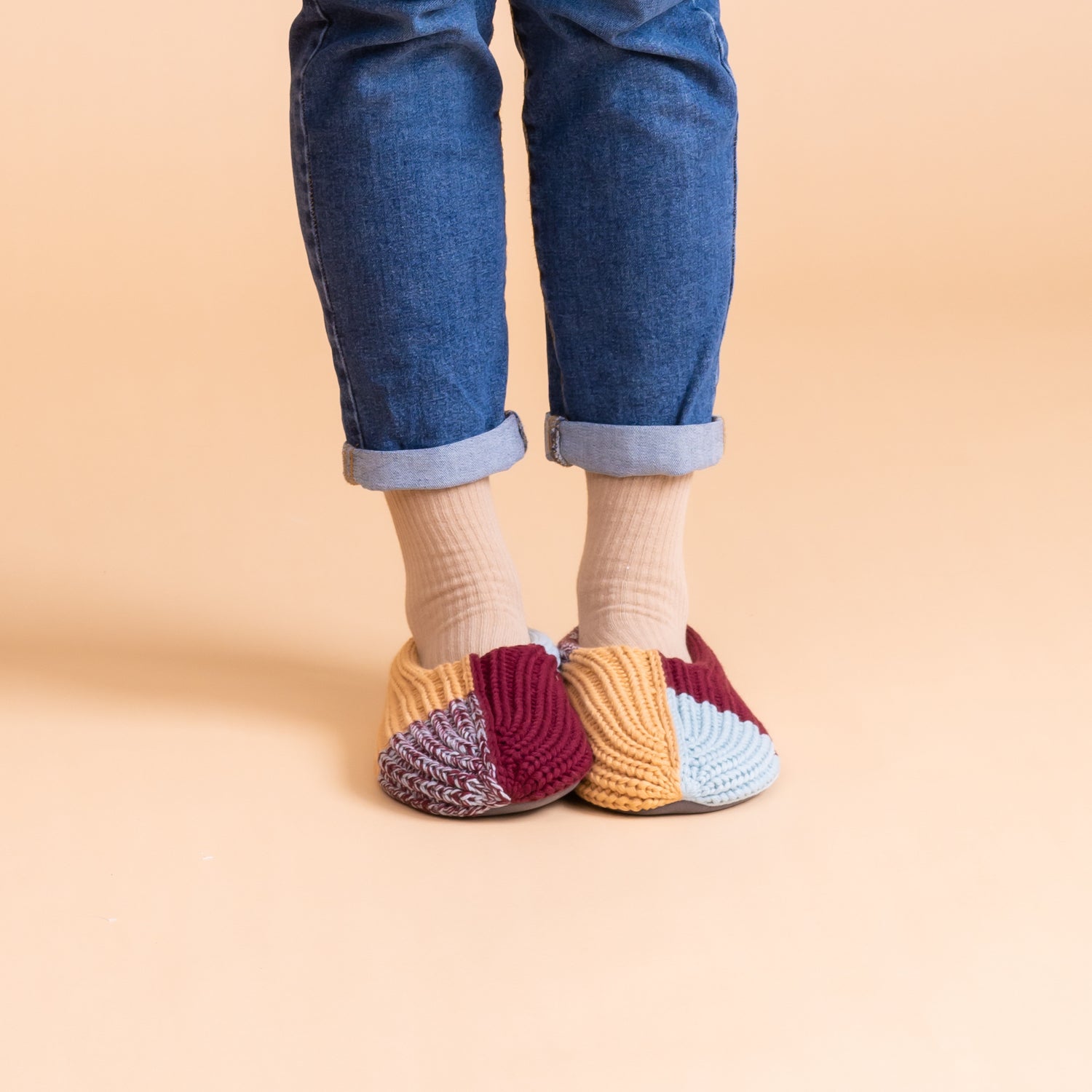 Quattro Knit Slippers Colorblock Indoor Padded – VERLOOP | knits