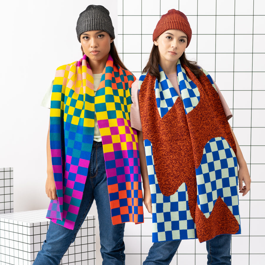 Black White | Checkerboard Spill Big Knit Scarf Winter Graphic Bright Colorful Wear Model 